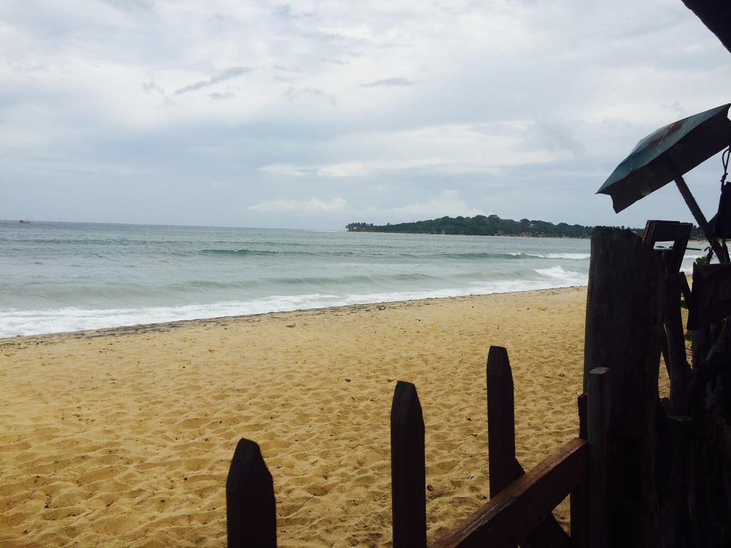 Beach Hut Arugam Bay Exterior photo