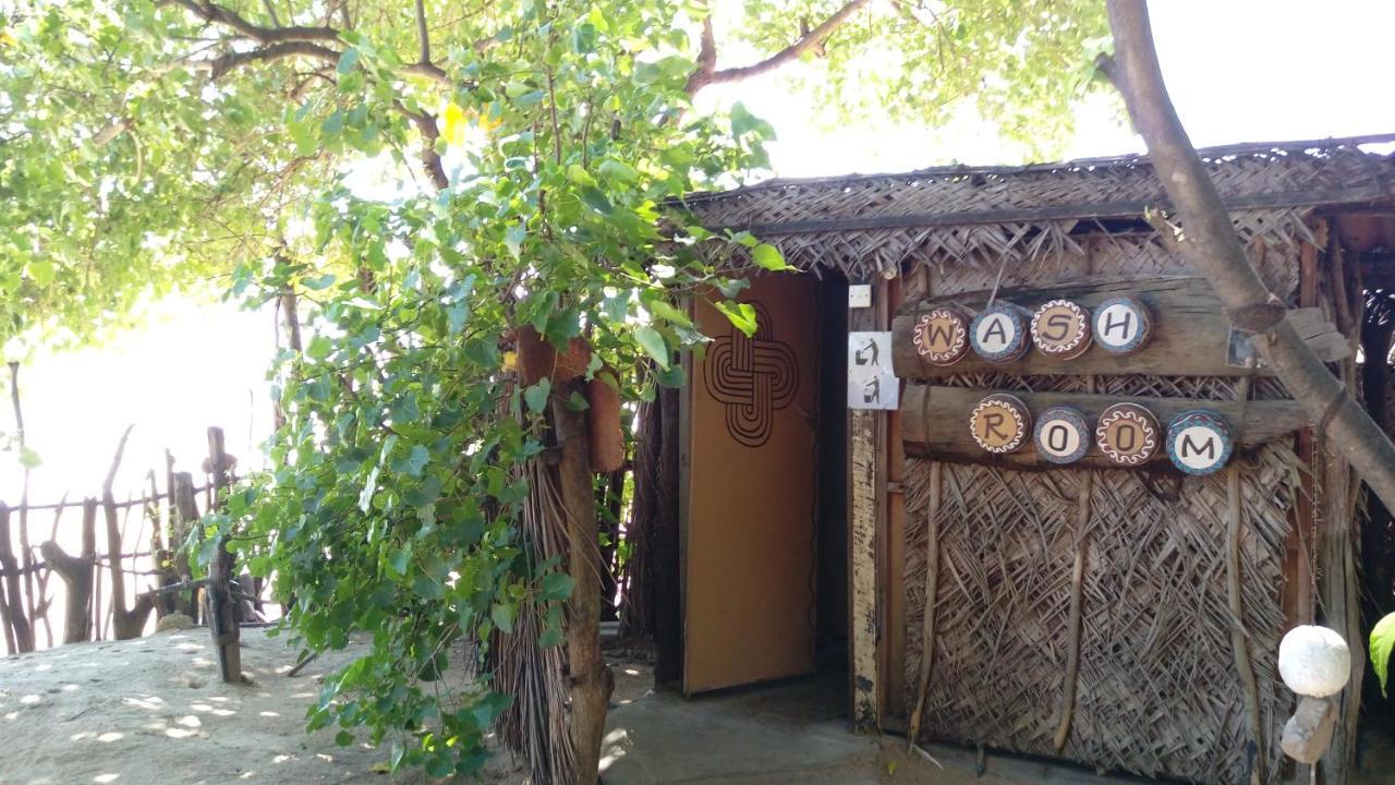 Beach Hut Arugam Bay Exterior photo